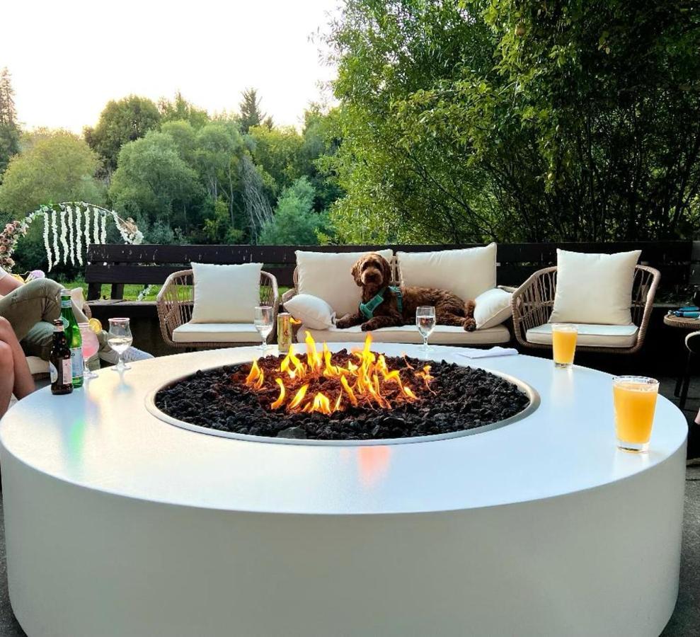 Boho Manor Hotel Monte Rio Bagian luar foto