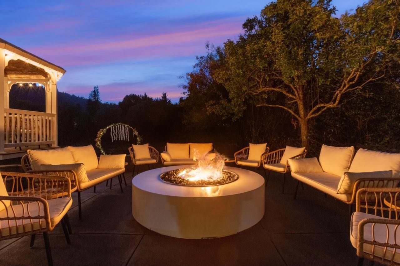 Boho Manor Hotel Monte Rio Bagian luar foto